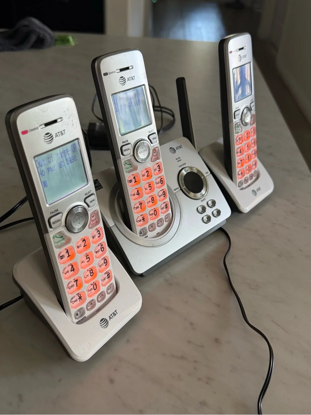 AT&T DL7310 Cordless Phone Digital Answering System w/ Bluetooth